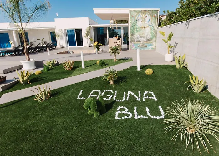 Villa Laguna Blu *